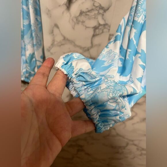 ASOS DESIGN tie front long sleeve bikini top in blue floral print - Picture 5 of 9